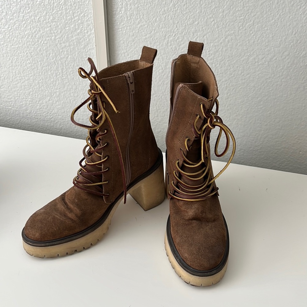 FREE PEOPLE SUEDE LACE UP BOOTS SIZE 38